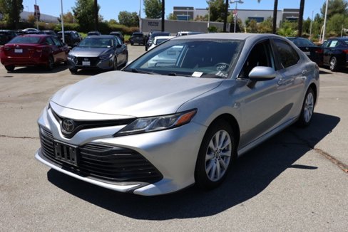 Used 2020 Toyota Camry LE image 8