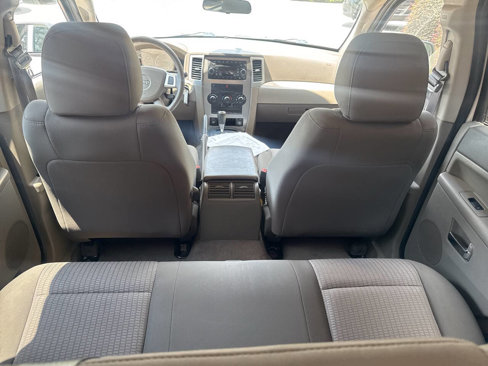 Used 2009 Jeep Grand Cherokee Laredo image 12