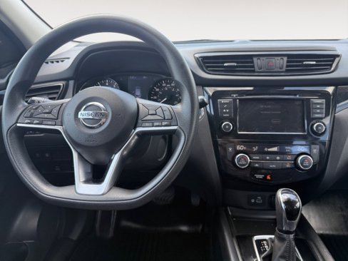 Used 2019 Nissan Rogue Sport SV image 2