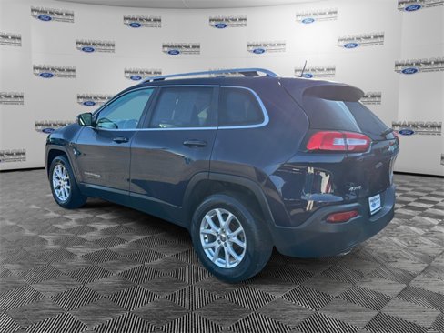 Used 2016 Jeep Cherokee Latitude image 3