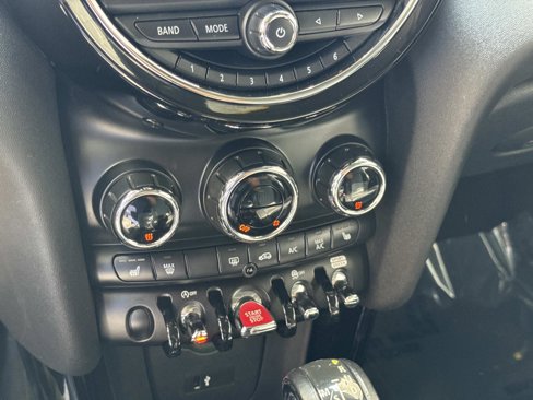 Used 2019 MINI Cooper S w/ Signature Upholstery Package image 17
