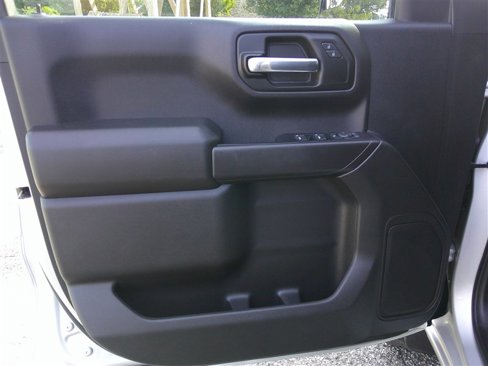 Used 2022 Chevrolet Silverado 1500 Custom Trail Boss w/ LPO, Dark Essentials Package image 9