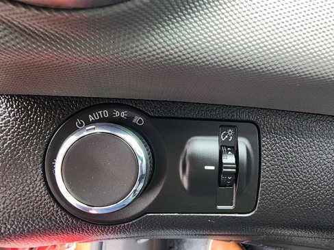 Used 2015 Chevrolet Sonic LT image 17