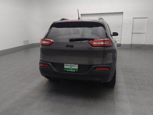 Used 2018 Jeep Cherokee Latitude w/ Altitude Package image 7