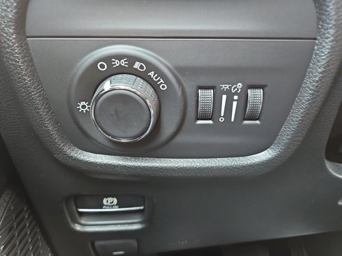 New 2025 Jeep Grand Cherokee L Altitude image 22