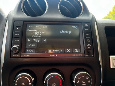 Used 2015 Jeep Compass High Altitude image 17