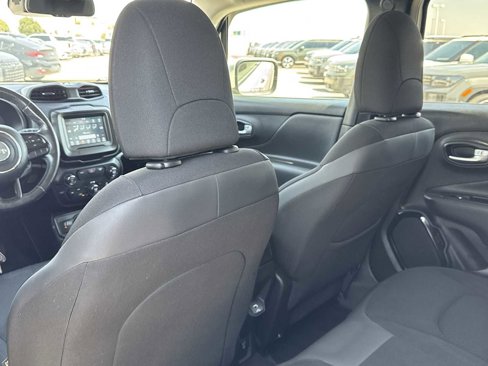 Used 2019 Jeep Renegade Altitude w/ Quick Order Package 2XM image 15