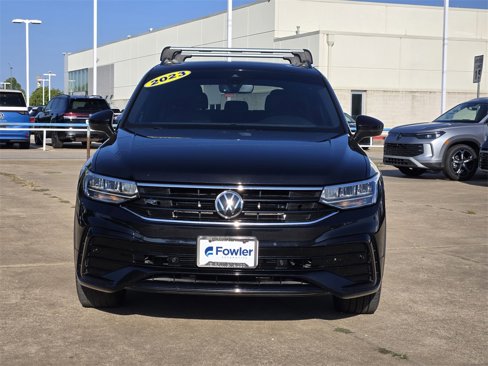 Used 2023 Volkswagen Tiguan SE R-Line image 2