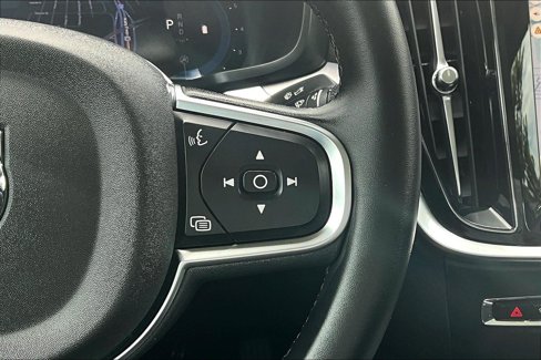 Certified 2025 Volvo S60 B5 Core image 26