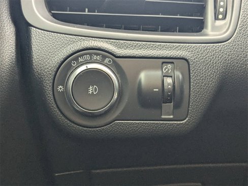 Used 2018 Buick Envision Essence image 23