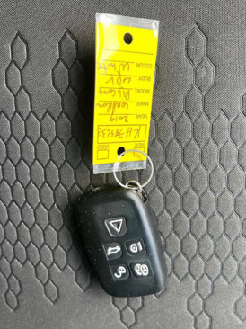 Used 2019 Land Rover Discovery Sport SE image 17