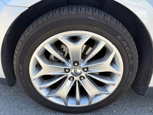 Used 2013 Ford Taurus Limited image 8