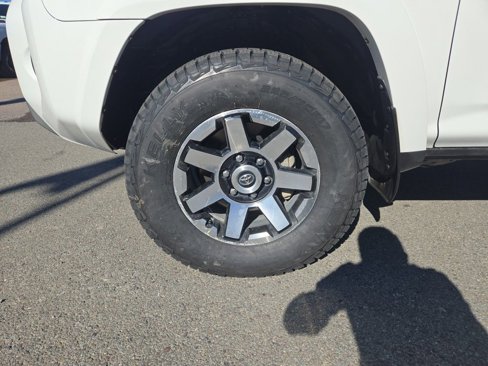 Used 2019 Toyota 4Runner TRD Off-Road image 10