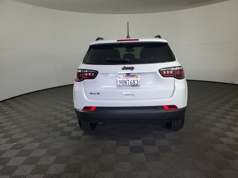 Used 2025 Jeep Compass Latitude w/ Altitude Special Edition image 5