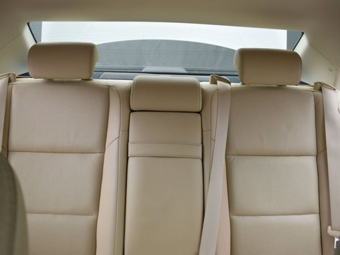 Used 2015 Lexus ES 300h image 27