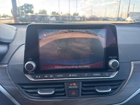 Used 2024 Nissan Altima 2.5 SV image 24