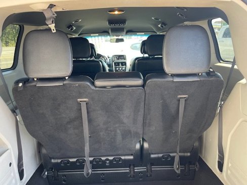 Used 2017 Dodge Grand Caravan SXT image 15