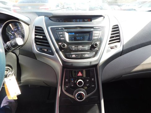 Used 2016 Hyundai Elantra SE image 26