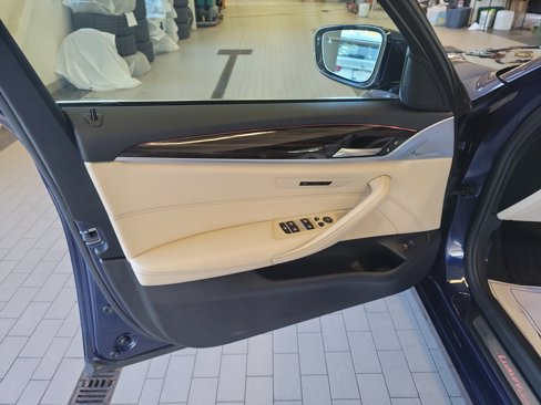 Used 2019 BMW 530i xDrive image 15