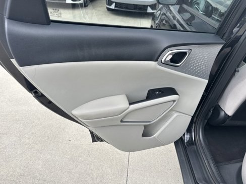 Used 2022 Kia Soul LX image 23