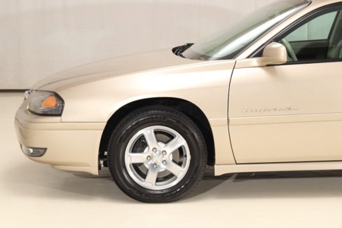 Used 2004 Chevrolet Impala LS w/ Preferred Equipment Group image 2