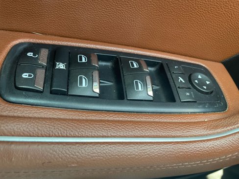 Used 2017 Maserati Levante image 9