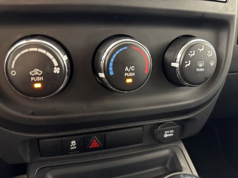 Used 2016 Jeep Compass Sport w/ Power Value Group image 19