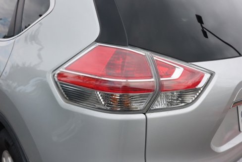 Used 2015 Nissan Rogue SV w/ SV Moonroof Package image 7