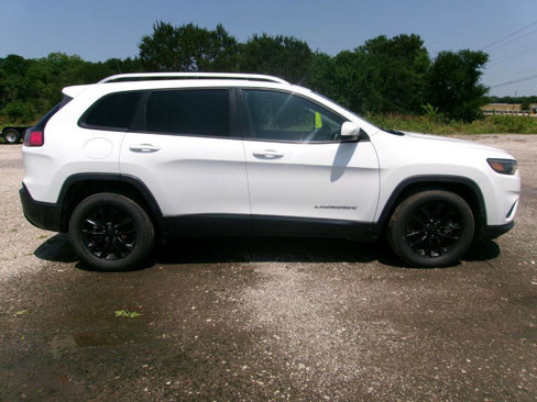 Used 2020 Jeep Cherokee Latitude image 3