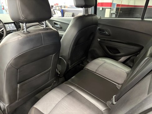 Used 2019 Chevrolet Trax LT w/ LT Convenience Package image 22