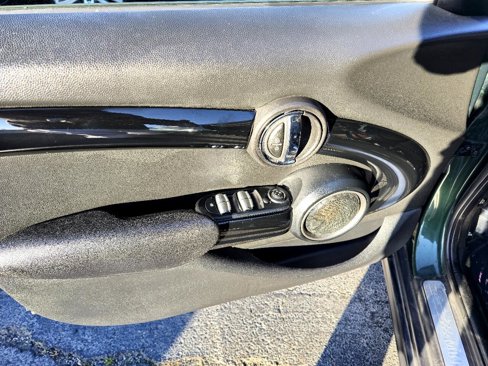 Used 2015 MINI Cooper S image 12
