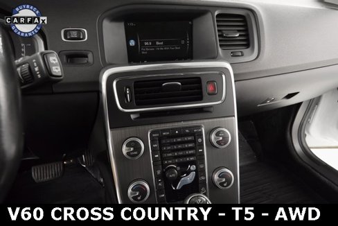 Used 2016 Volvo V60 T5 Cross Country w/ Climate Package image 30