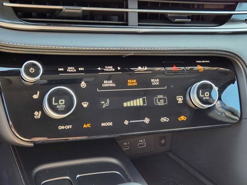 Certified 2025 INFINITI QX60 Luxe image 21