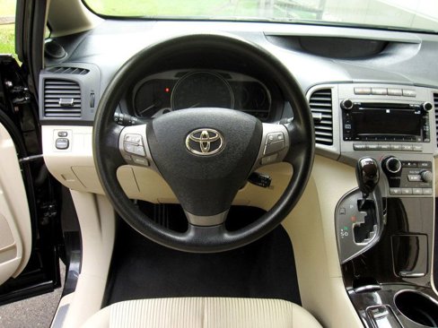Used 2010 Toyota Venza AWD image 19