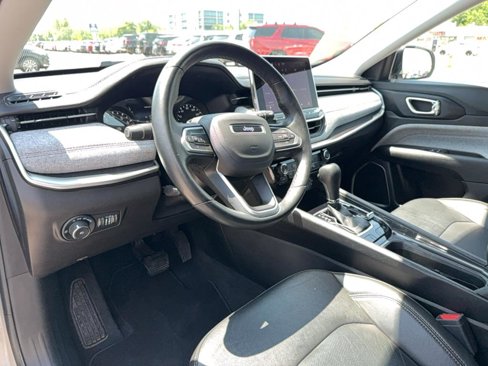 Used 2022 Jeep Compass Latitude image 14