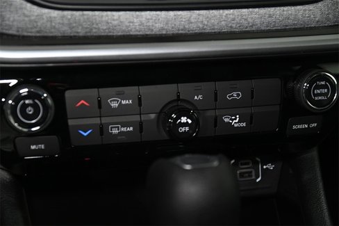 New 2025 Jeep Compass Sport image 17