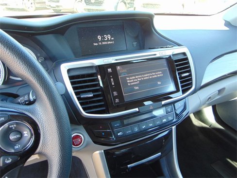 Used 2016 Honda Accord EX image 12