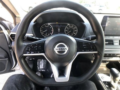 Used 2021 Nissan Altima 2.5 SV image 14