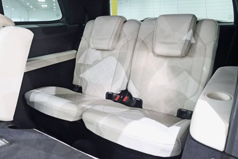 Used 2018 Mercedes-Benz GLS 550 4MATIC image 40