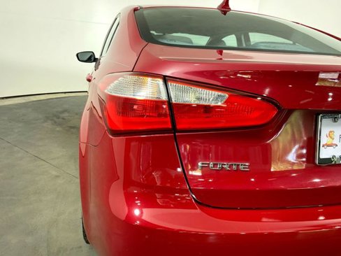 Used 2016 Kia Forte EX image 29