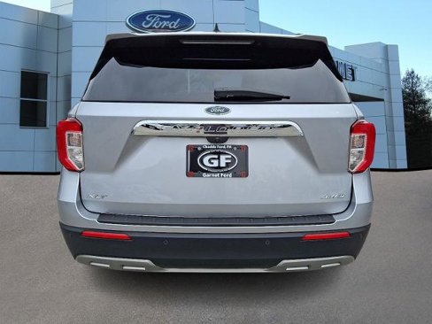 Certified 2022 Ford Explorer XLT w/ Equipment Group 202A image 5