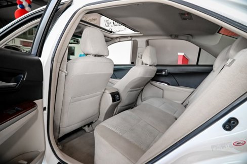Used 2013 Toyota Camry image 18