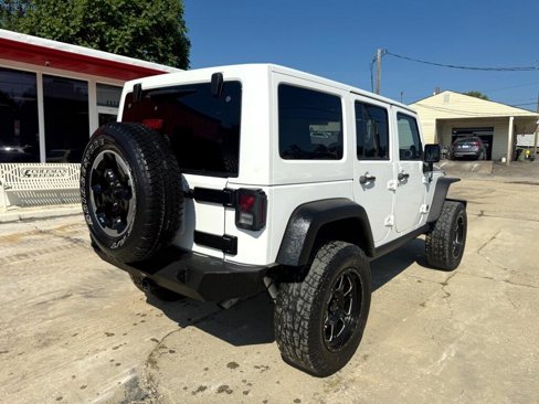 Used 2014 Jeep Wrangler Unlimited Sahara image 9