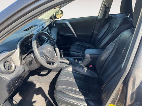 Used 2017 Toyota RAV4 LE image 9