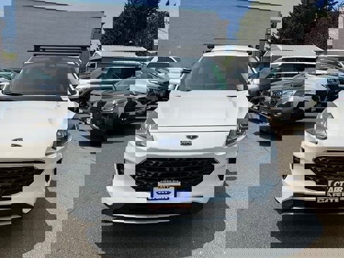 Used 2021 Ford Escape SE w/ Cold Weather Package image 2
