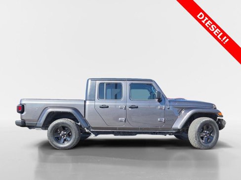Used 2021 Jeep Gladiator Sport image 2