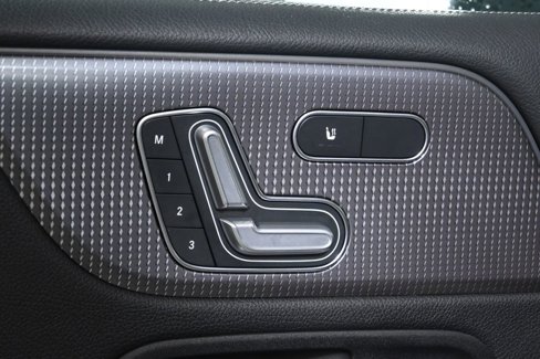 Used 2022 Mercedes-Benz GLB 250 4MATIC image 30