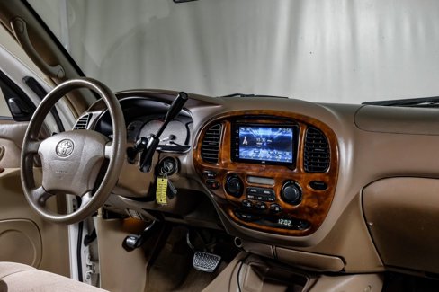 Used 2004 Toyota Sequoia SR5 image 19