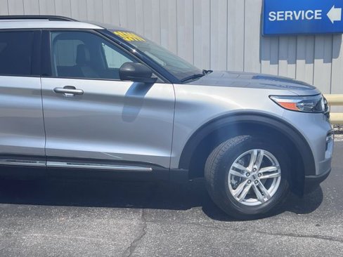 Used 2023 Ford Explorer XLT w/ Equipment Group 202A image 19