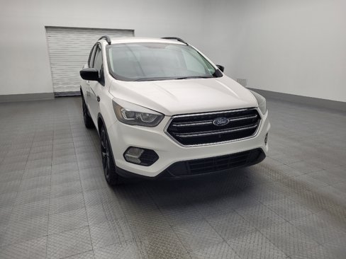 Used 2017 Ford Escape SE w/ SE Sport Appearance Package image 14